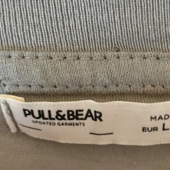 PULL & BEAR REALLY MAGICAL DREAM AREAS MUSHROOM T-SHIRT LARGE - Picture 3 of 3